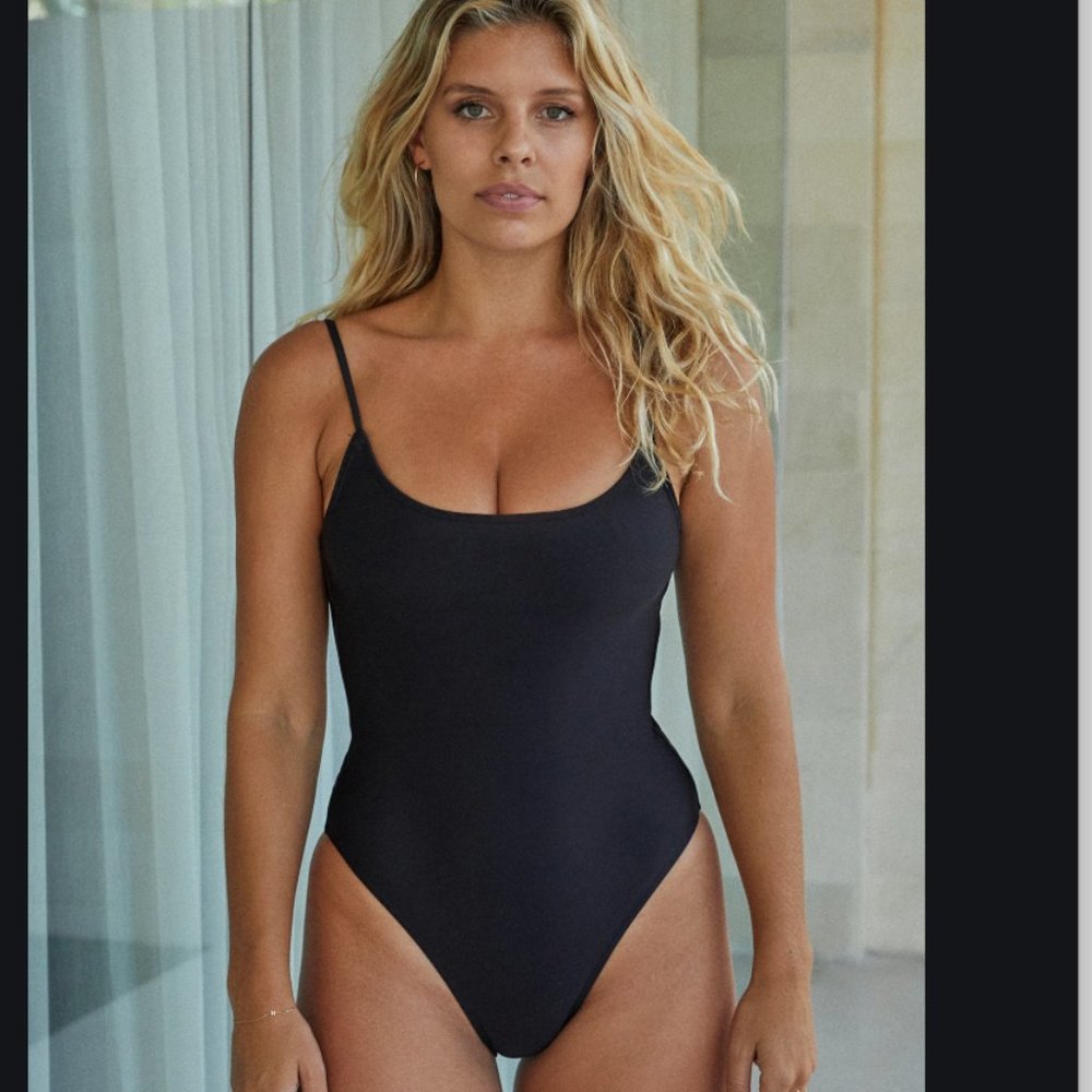 Monday Swimwear Bahamas One Piece suit S
